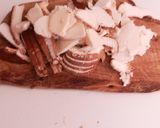 Foto del passaggio 2 della ricetta Petto di pollo a porcini