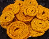 A picture of step 6 of Moong Dal Chakli.