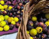 Foto del passaggio 1 della ricetta Fichi caramellati al vino rosso