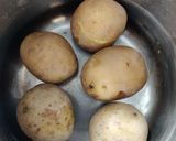 A picture of step 1 of Sabudana khichdi.