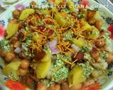 A picture of step 6 of Street Style Chana chaat.