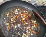 Foto langkah ke 2 dari resep Telur dan Tempe Masak Kecap Simpel Lezat.