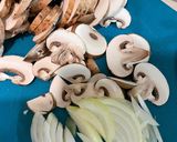 A picture of step 1 of Mushroom pottage.