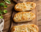 Foto del paso 1 de la receta: Pan de Ajo