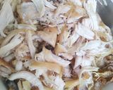Foto langkah ke 2 dari resep Ayam Suwir Bumbu Bali.