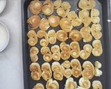 Foto del paso 5 de la receta: Palmeritas caseras con tapas de empanadas!
