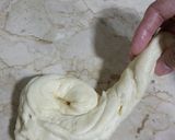 A picture of step 3 of Chicken tikka egg roll paratha.