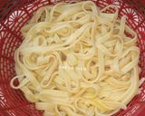 Foto langkah ke 1 dari resep Fettuccine Carbonara.