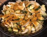 Une image de l'étape 9 de Fenouils et courgette aux saucisses allemandes et épices.