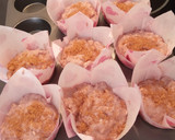 Foto del paso 2 de la receta: Muffins integrales de fresas naturales, avena y yogurt
