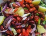 A picture of step 6 of Lal lobia chat /rajma chat.