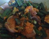 A picture of step 5 of Bhindi do pyaza.
