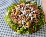 Une image de l'étape 16 de Salade de pâtes au saumon, tomates, oignon rouge et feta.