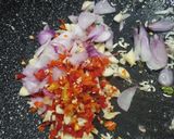 Foto langkah ke 3 dari resep Tumis Teri Daun Pepaya.