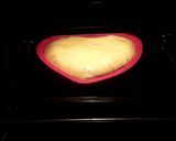 Foto del passaggio 5 della ricetta Torta rovesciata a cuore con mele e yogurt