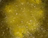 A picture of step 4 of Crispy Murmura Pakoda.