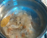 Foto del paso 2 de la receta: Espinacas con gambas en salsa de tomate casero
