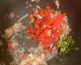 A picture of step 3 of Kaadai (quail) gravy.