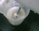 Foto langkah ke 3 dari resep Hot Milk Cappuccino (instan).