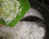 Foto langkah ke 4 dari resep Chicken Omurice Cabai Hijau.