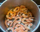 Foto del paso 3 de la receta: Crema de langostinos/gambón
