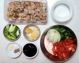 Foto langkah ke 1 dari resep Ayam teriyaki paprika.