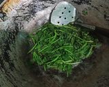 Foto langkah ke 1 dari resep Jukut Goreng (Saladah Air Goreng).