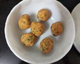 A picture of step 6 of Aloo palak paratha.