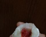 Foto langkah ke 8 dari resep Strawberry Mochi.