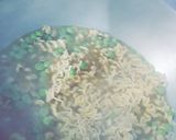 A picture of step 2 of Maggi Matar Masala🍜.