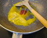 Foto langkah ke 2 dari resep Udang telur puyuh saus mentega.