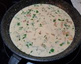 Une image de l'étape 5 de Sauce aux girolles.