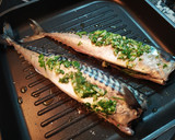Foto del paso 2 de la receta: Caballa a la plancha con sus huevas