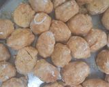A picture of step 3 of Chicken keema kofta curry.