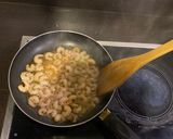 Foto del paso 6 de la receta: Camarones congela3 ultra chilenos con lo que teníamos en el airbnb por wn