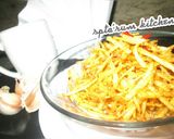 Foto langkah ke 6 dari resep Kering Kentang Renyah KRenyess Gurih Bawang.
