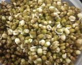 A picture of step 1 of Sprouted Moong Masala.