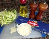 Foto del paso 1 de la receta: Spaghetti con zucchini...🥒🍜🍜