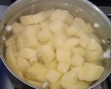 Foto del paso 3 de la receta: Pollo al verdeo con puré de papas
