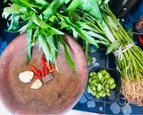 Foto langkah ke 1 dari resep Tumis Kangkung Pete.
