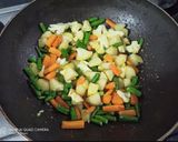 A picture of step 3 of Maharashtrian Veg Kolhapuri (Mix Vegetable Curry).