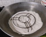 A picture of step 4 of Eggless Banana Suji Cake (Without Oven).
