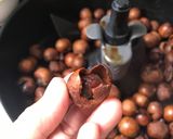 Hình bước làm 1 của món Nhãn sấy (nhãn nhục)