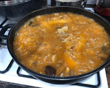 Foto del paso 9 de la receta: Pollo guisado con setas de cultivo y aromas de hierbas provenzales