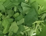 Foto langkah ke 2 dari resep Sayur bening sawi hijau.