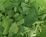 Foto langkah ke 2 dari resep Sayur bening sawi hijau.