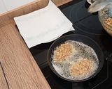 Foto del paso 4 de la receta: Tortitas de repollo y carne picada