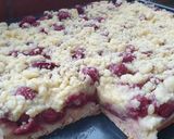 A picture of step 10 of Sour cherry bread pie.
