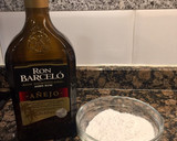 Foto del paso 1 de la receta: Pastel de almendras con glasé perfumado al ron