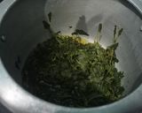 A picture of step 2 of Bathua Raita.